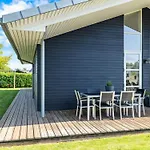 Mildred - 400m From The Sea By Interhome *